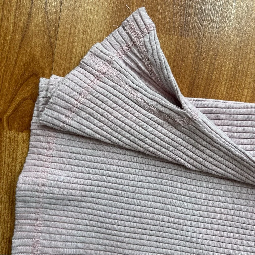 4/$15 Reitmans pink t-shirt ribbed top - Picture 6 of 7